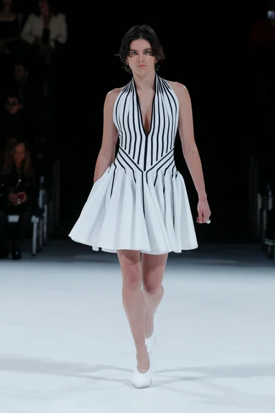 Look 10